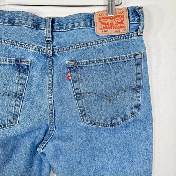 Levis Mens Size 36x30  Light Wash Slim Straight Jeans - Picture 14 of 16